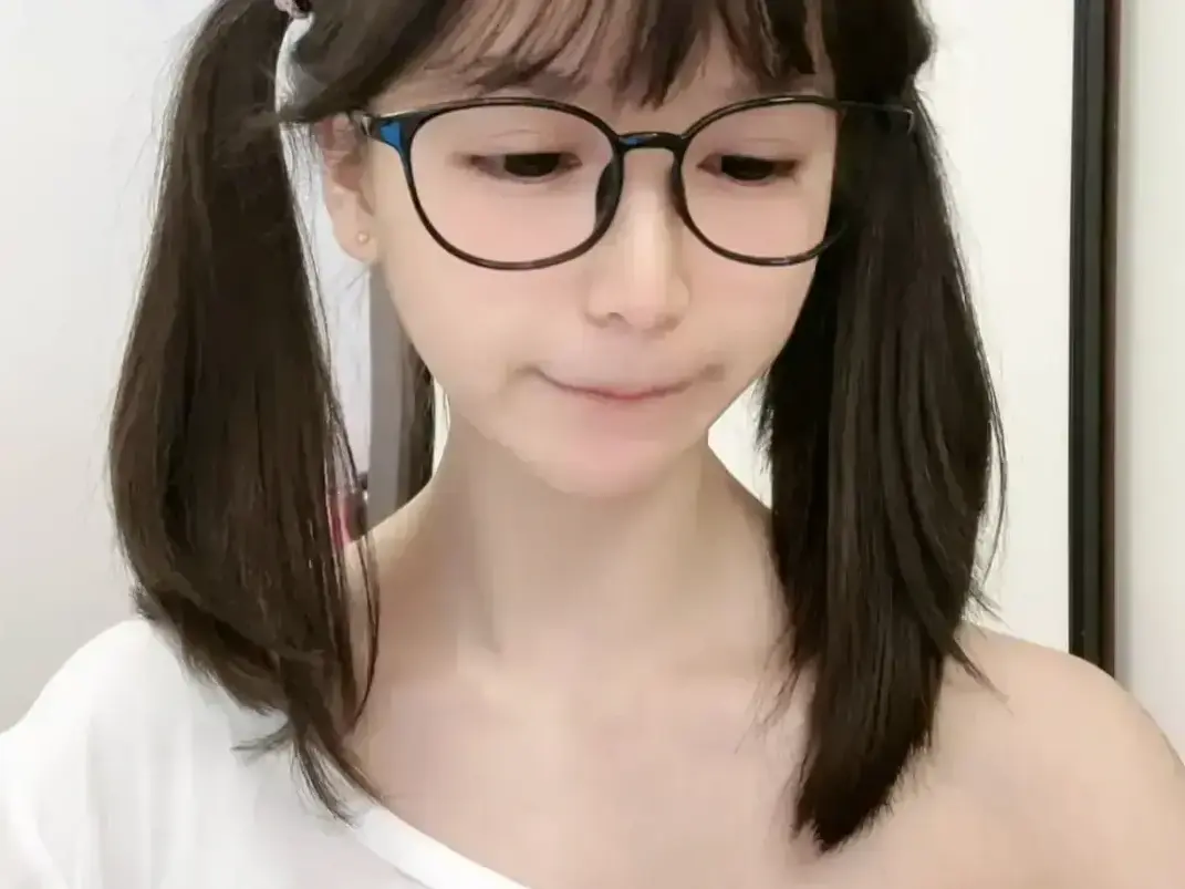 《萌小栖》天才交易员咯咯哒vlog原视频无删减全集免费畅播 - 完整版极速获取 - 纯净观影沉浸感拉满 - 高清资源值得二刷细品