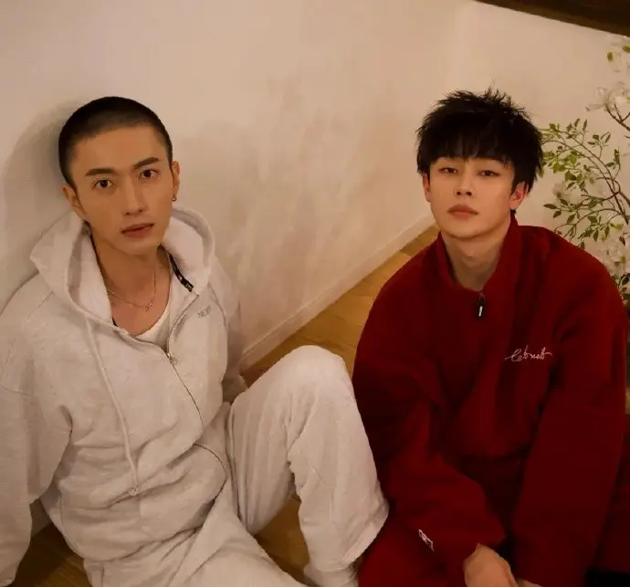 《这见鬼的工作》全季完整版免费观看-《这见鬼的工作》HD高清在线播放-2025短剧国语无删减