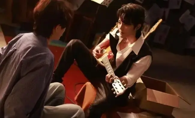 《弦上光年》短剧高清在线观看-双男主剧情免费看全集-弦上光年HD无广告完整版资源