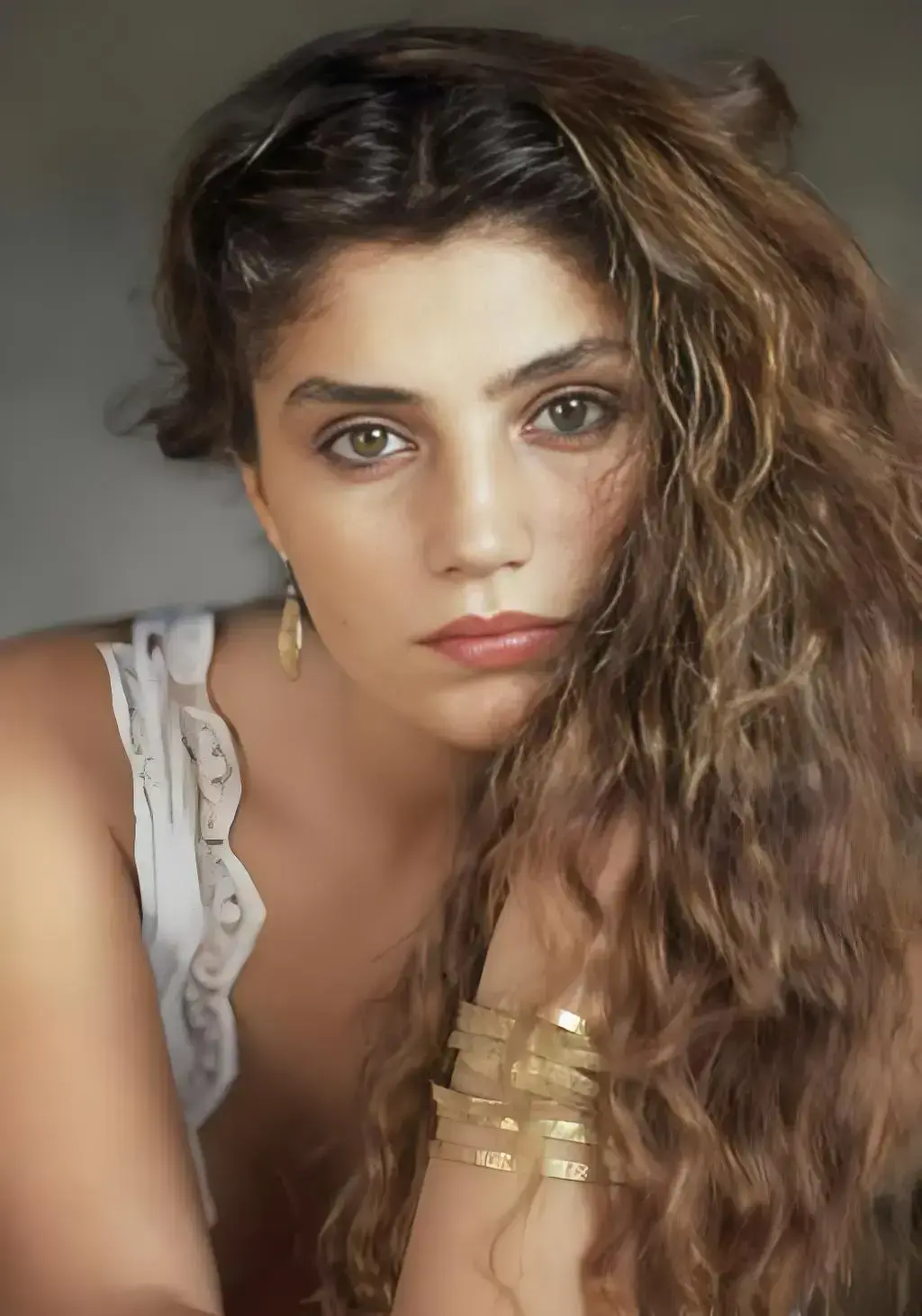 美少女莫娜未删减中文版高清全集 - 《美少女莫娜》免费在线看无广告 - 美国经典电影1080P超清画质播放