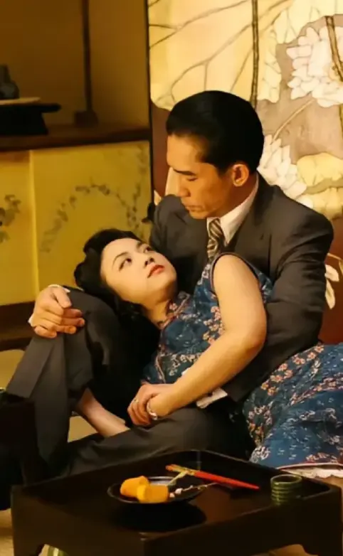 经典电影《色戒》汤唯封神之作1080P在线观看无删减免费观看《色戒》看汤唯梁朝伟之间的爱恨情仇如何完美演绎《色戒》网盘资源在线观看无广告重温经典