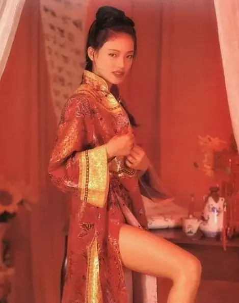 《舒淇舒掰掰》早期经典合集-大美女为何叫舒掰掰-《舒淇阁楼经典照片合集》免费分享-网盘资源一键速播