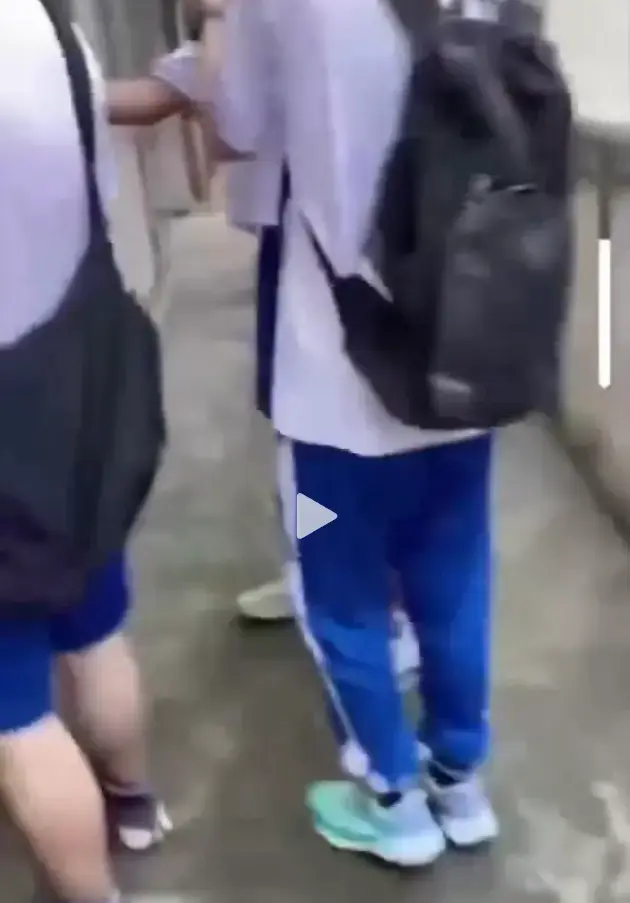 《大昌市第七中学鬼敲门》1080P高清完整版免费看-昌七中校园恐怖灵异事件全记录！大昌市第七中学鬼敲门未删减资源-高清无广告在线观看